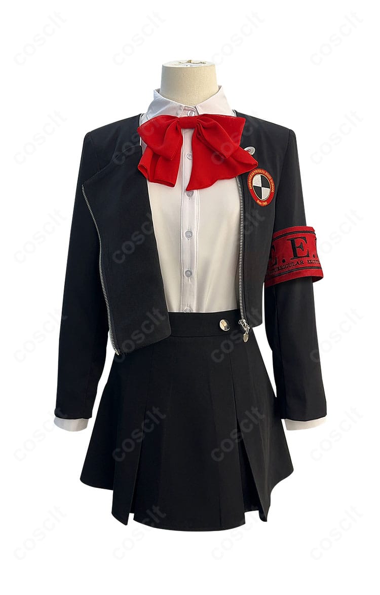 アイギス 冬制服コスプレ前面アップ。シャツの襟と赤スカーフ、比翼風コートの前立てディテールを強調。