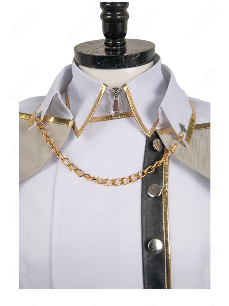 衣装の襟元ディテール。チェスモチーフの意匠と落ち着いた配色を丁寧に表現。