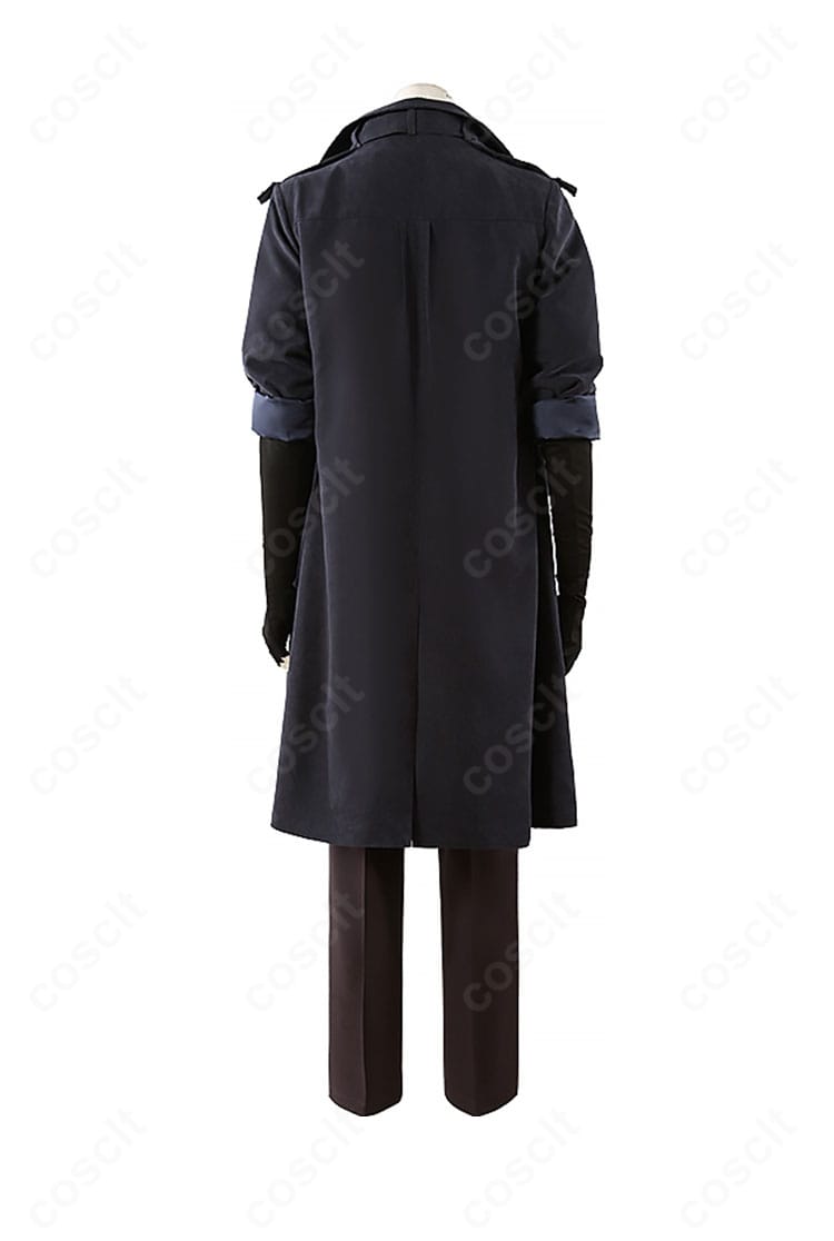 アスラン・ザラ コスプレ衣装の背面。背中の切り替えとベント設計で可動性と輪郭の美しさを両立している様子。