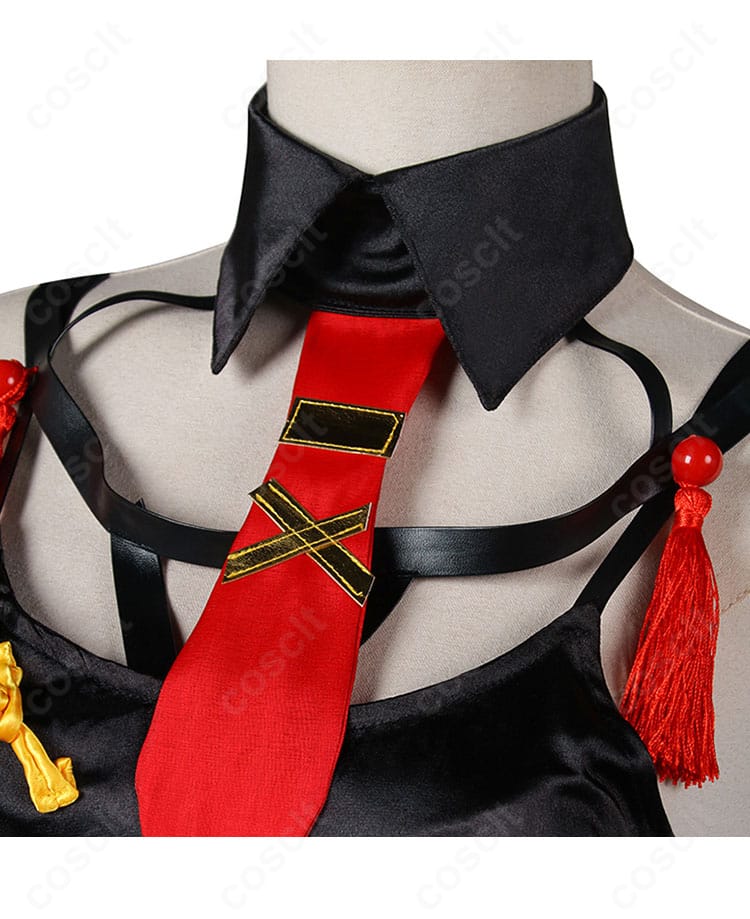 アークナイツ シー 新春「流砂」衣装 襟元の装飾アップ。花模様刺繍と金色アクセサリーの配置、配色コントラストが分かるディテール