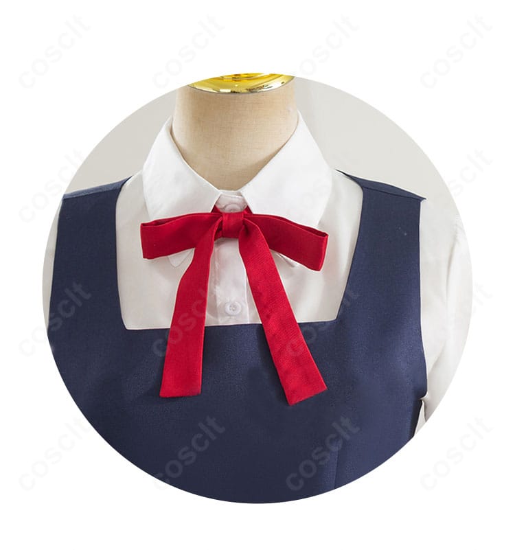 しぐれうい コスプレ衣装の襟元装飾ディテール。刺繍モチーフと立体リボンの質感が分かる接写