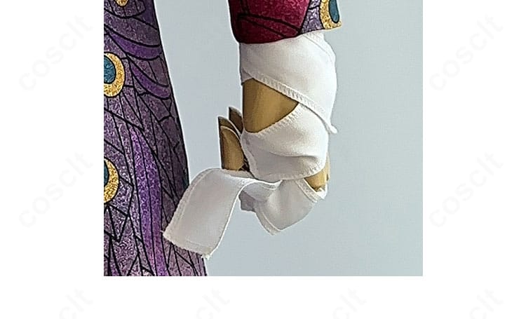 黒川イザナ衣装の手元の紐装飾。質感と長さ、揺れ感が伝わるディテール。