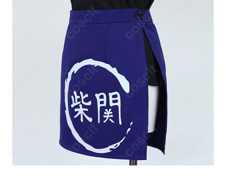 スカート裾の装飾ディテール。縁取りと模様で作品イメージを強調。