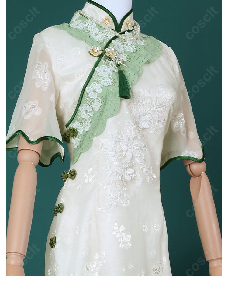 初晴コスプレの服装装飾ディテール。生地の発色と装飾の質感