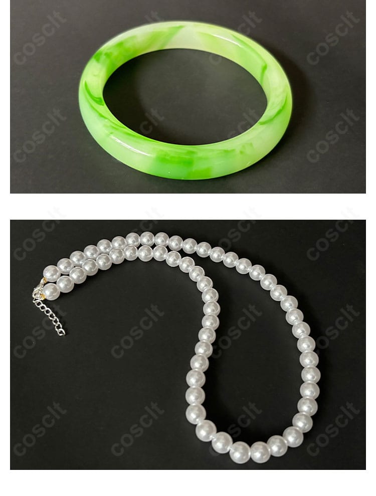 初晴コスプレの手首ブレスレットとパールネックレスのディテール