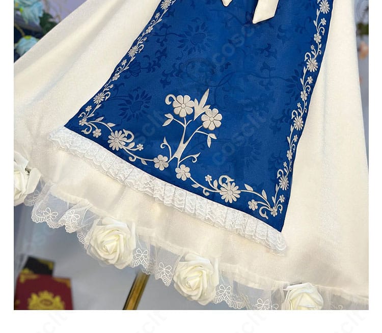 スカート裾の装飾ディテール。縁取りやレイヤー構造、発色の良さを示す接写