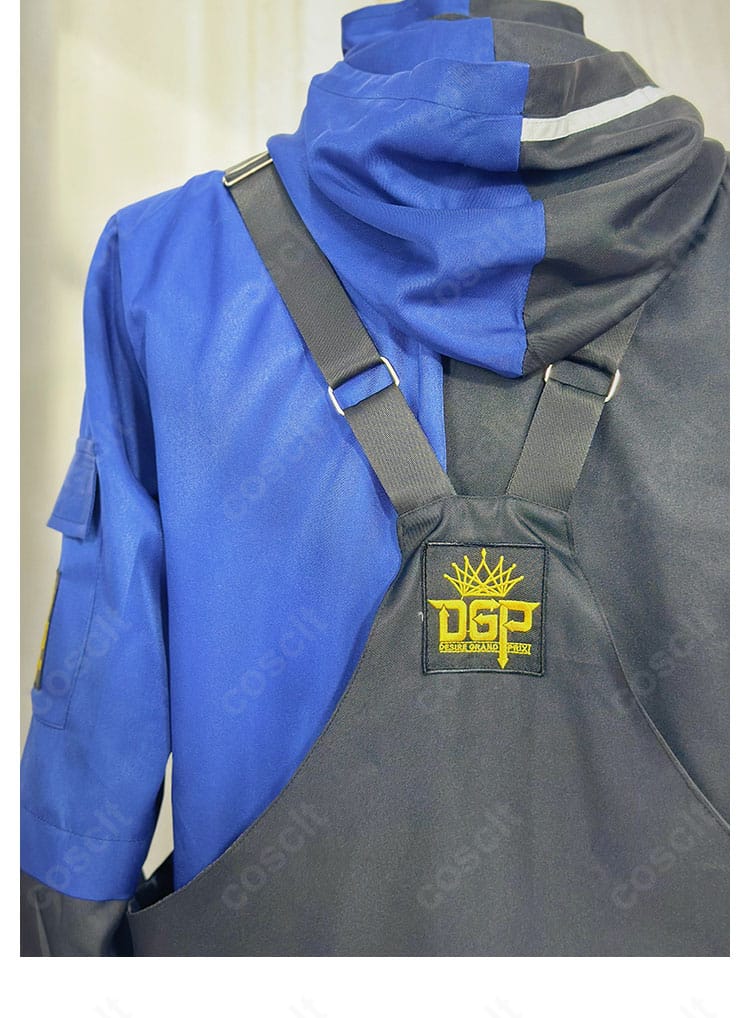 浮世英寿 コスプレ衣装 背面ディテール。背中の装飾・刺繍とコートの構築的デザインに焦点を当てた画像