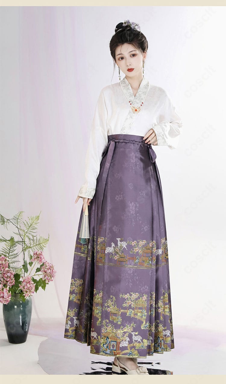 紫系カラーの中華風コスプレ衣装全身。美しい色合いとバランスの良いシルエット。