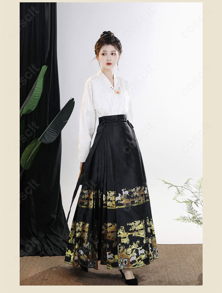 馬面裙スカートの側面シルエット。立体的パネル構造と歩行時の揺れ感を表現。