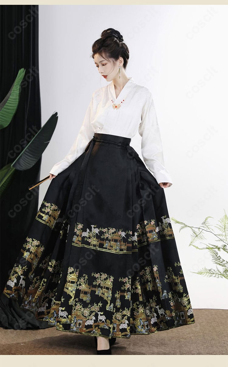 中華風スカートの広がりと刺繍風ディテールの接写。ドレープと装飾の質感がわかる一枚。