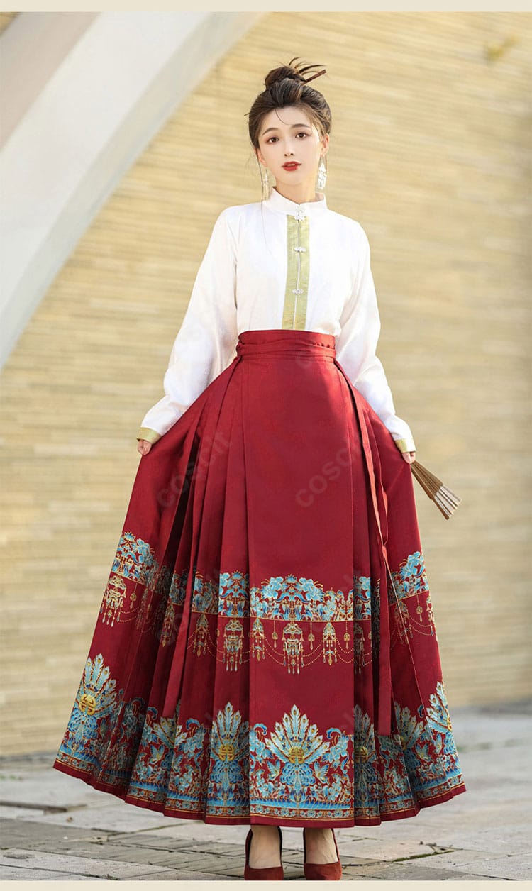 中華風の漢服コスプレ衣装、馬面裙の構造と刺繍ディテールが分かるデザイン詳細