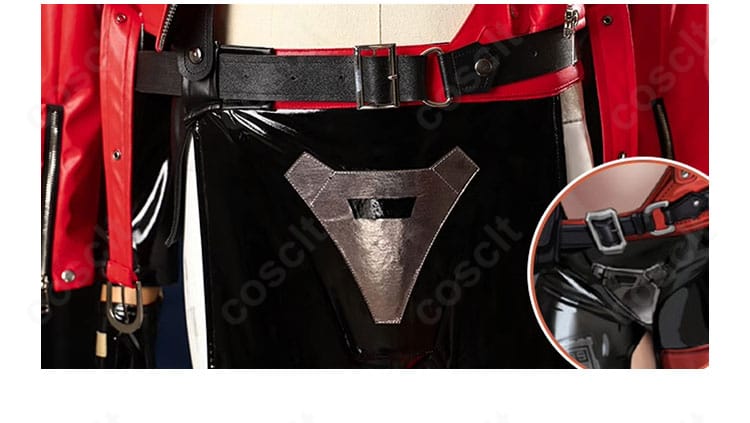 レッドフード衣装の腰・太もも装飾正面。ポーチとベルトの配置が分かる詳細。
