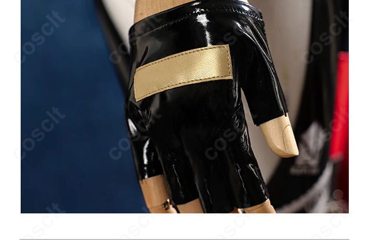 レッドフード衣装の手袋クローズアップ。フィット感と装飾の質感が分かる。