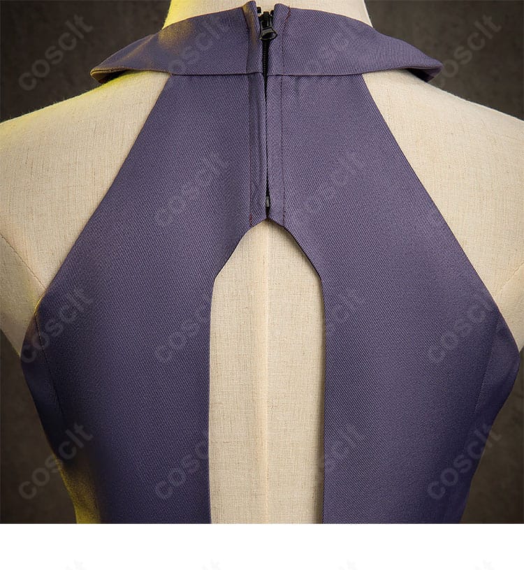 上衣背面上部の作りと縫製ラインの詳細