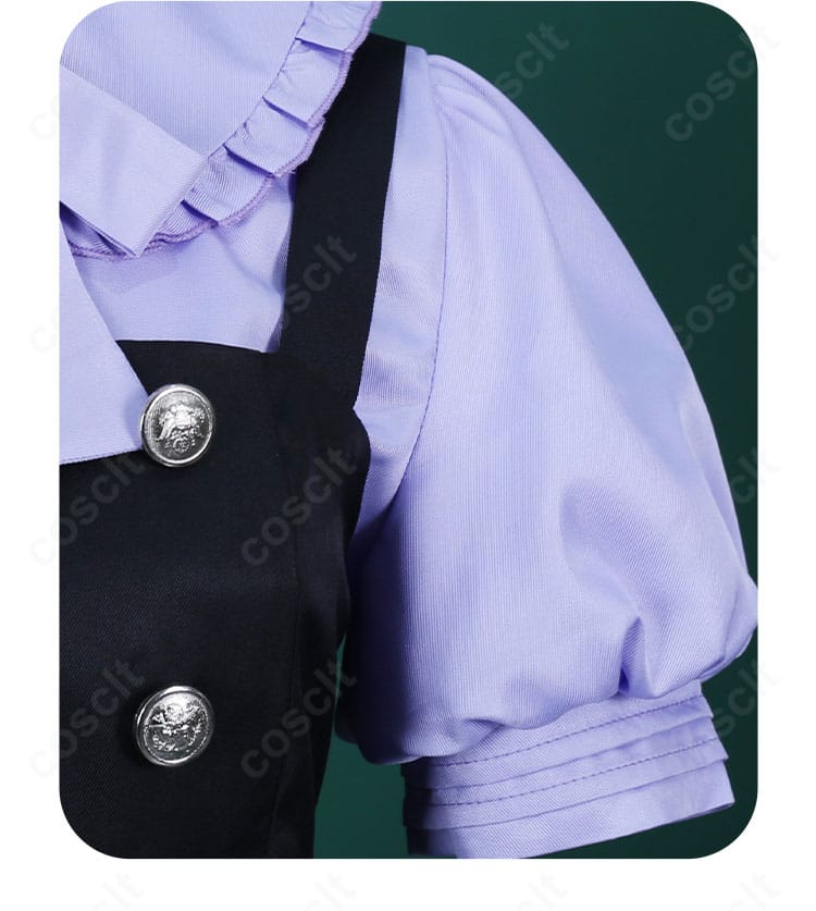 小鳥遊六花 ゴシック服コスプレ衣装の肩・袖ディテール。レースとトリムがキャラクターらしさを強調。