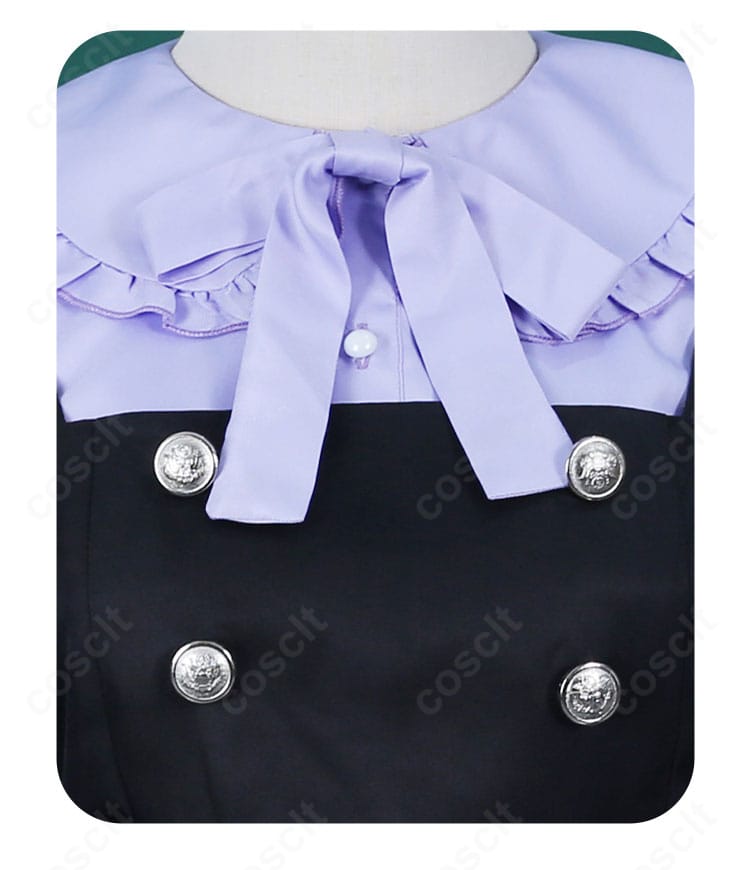 小鳥遊六花 ゴシック服コスプレ衣装の襟元アップ。エレガントな刺繍とレースの重なりが際立つディテール。