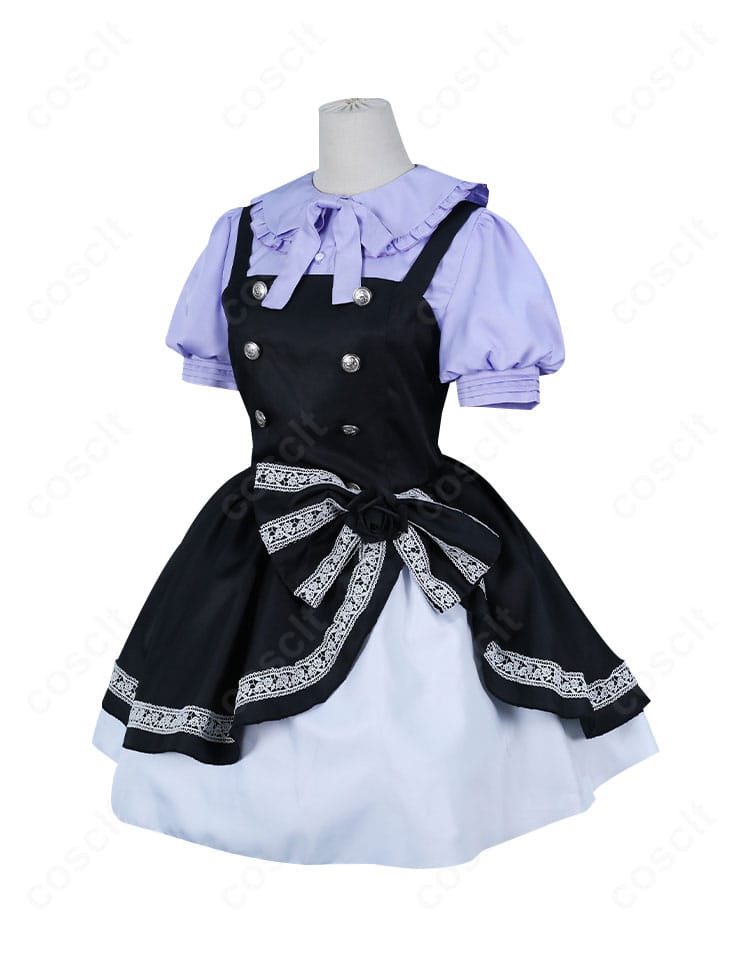 小鳥遊六花 ゴシック服コスプレ衣装の左側面。フレアスカートの広がりと落ち着いた色味を確認できる画像。