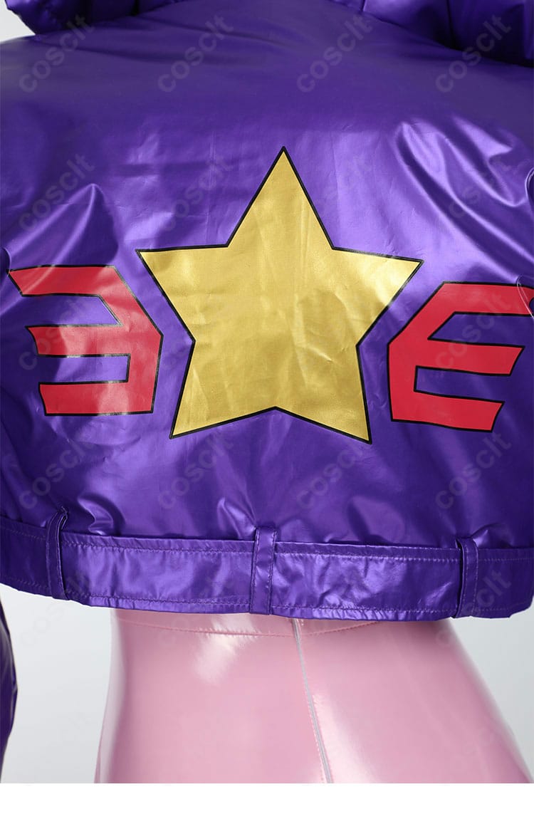 外套背面のグラフィックデザイン全景。サイバーテイストのモチーフがわかるアングル。