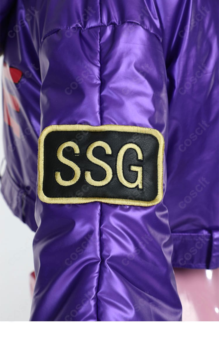 外套(ロングコート)右袖のデザイン細部。袖の切り替えと装飾要素を確認できる。