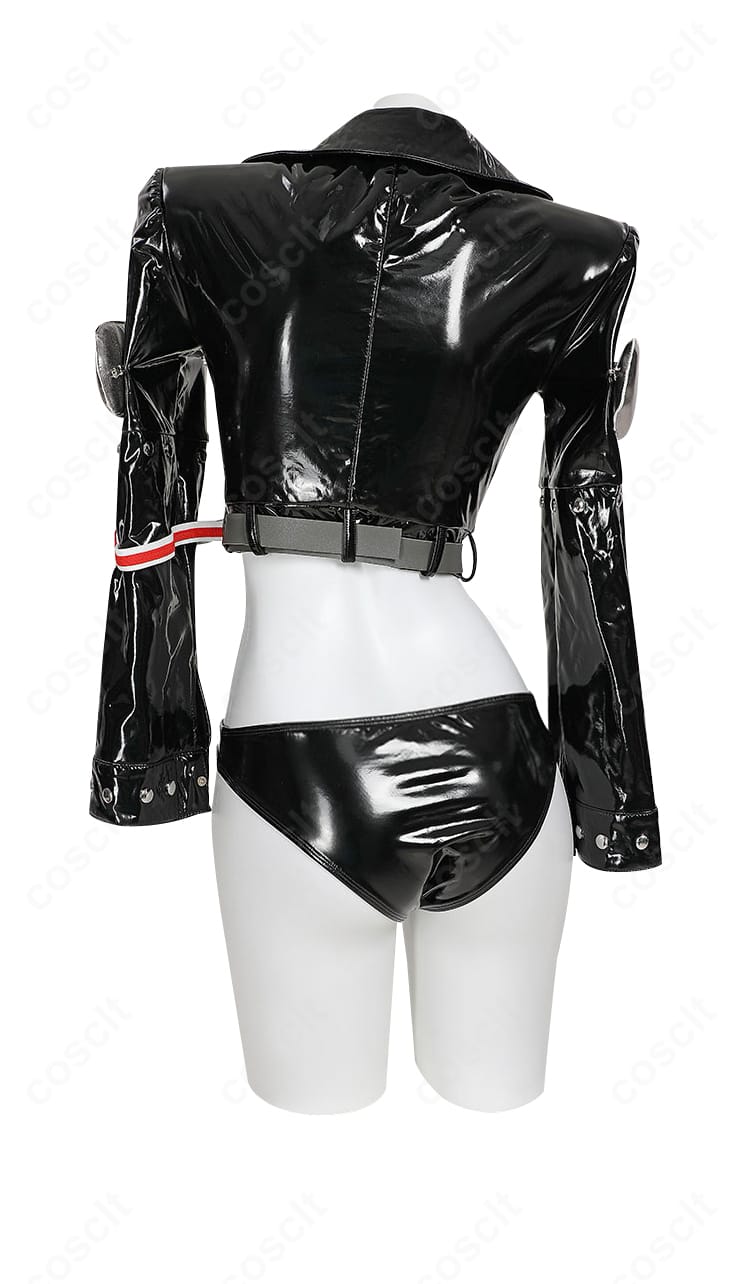 ニコ・ロビン エッグヘッド編コスプレ衣装の背面。ベルト位置やライン取りまで丁寧に作り込んだデザイン。