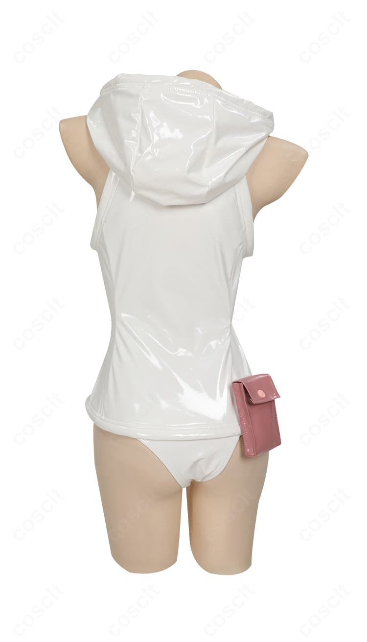 ナミ エッグヘッド編コスプレの背面。背中まわりのカッティングと衣装全体のフィット感、小物の位置関係を表示。