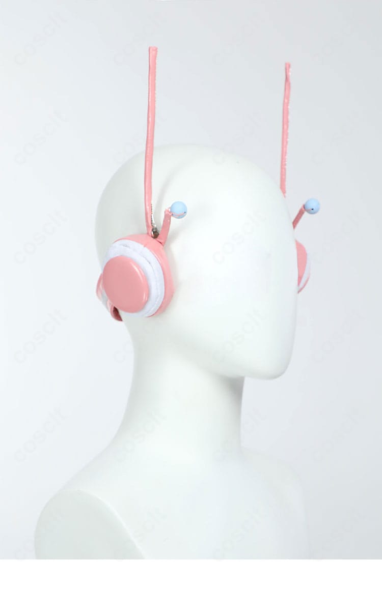 屋内撮影でのONE PIECE ナミ エッグヘッド編コスプレ全身ポーズ。質感と光沢が分かる構図。