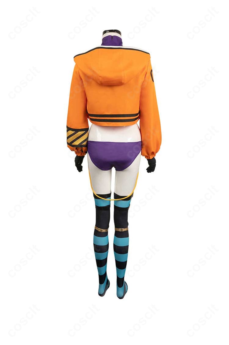 ONE PIECE ヨーク(PUNK-06 欲)コスプレ衣装 背面全身。コートのバックラインと丈感、靴下のバランスまで原作テイストを再現。