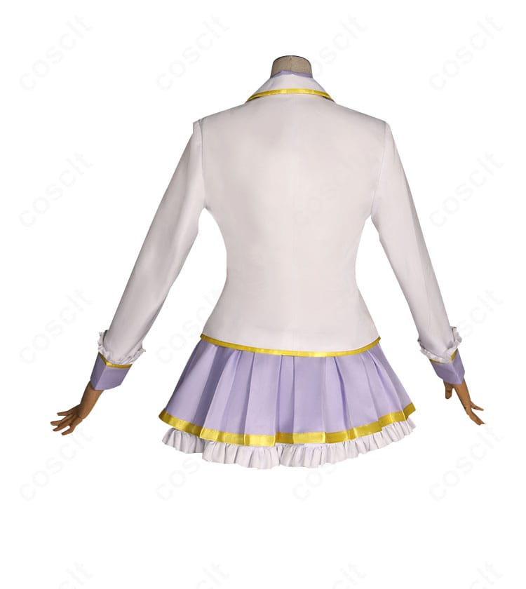 アイカツスターズ! エルザ フォルテ制服コスプレ 背面。背中の切り替えラインとスカートの落ち感を確認できる画像。
