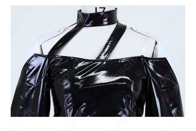 サンゴ コスプレ衣装・トップスの近接。刺繍と装飾パーツの質感を示すディテール。