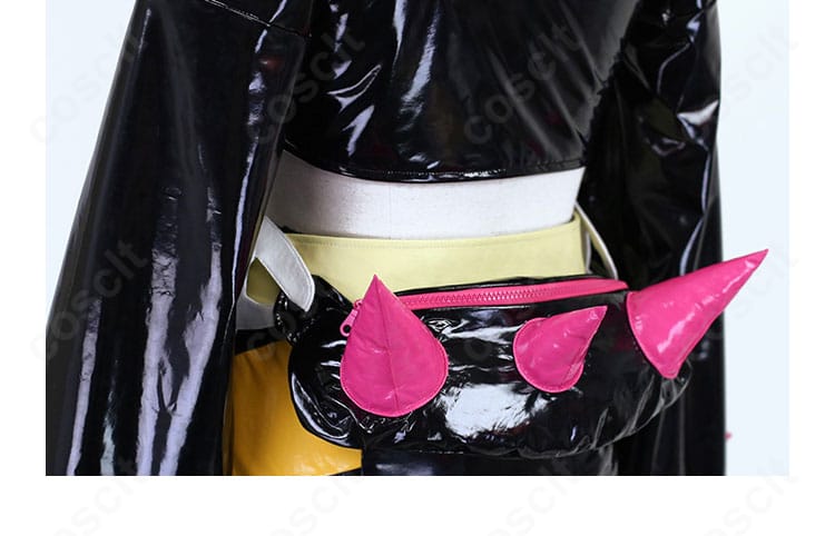 サンゴ 衣装の腰部装飾。ベルトとポーチのレイアウトがシルエットを引き締めます。