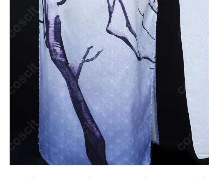 裾（衣裳の衣擺）ディテール。優雅なカーブと装飾のバランス。