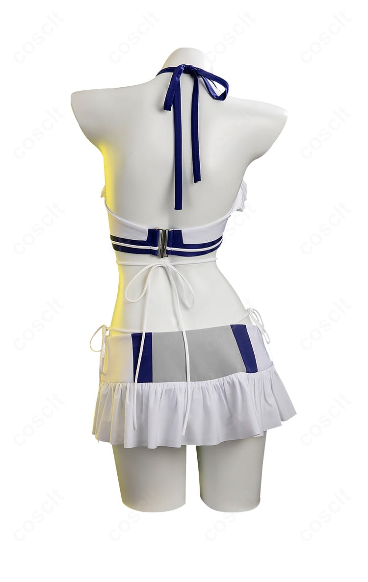 ティファ “シャインフリッパー”水着コスプレの背面全身。背中ストラップの配置とヒップラインのシルエット。