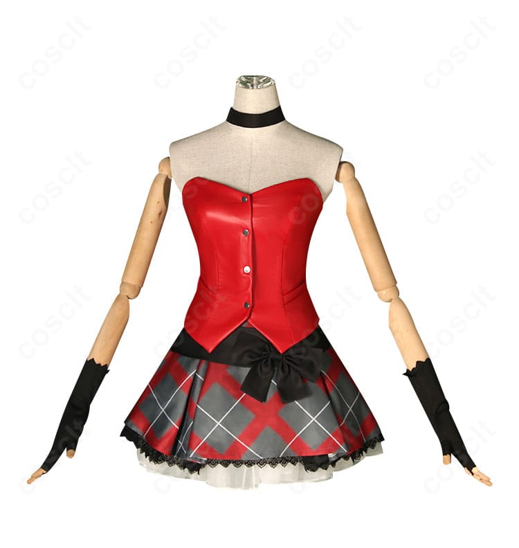 高峰みおん コスプレ衣装の正面全身。トップスとスカート、コルセットベルトのバランスが美しく、イベント映えするシルエット。