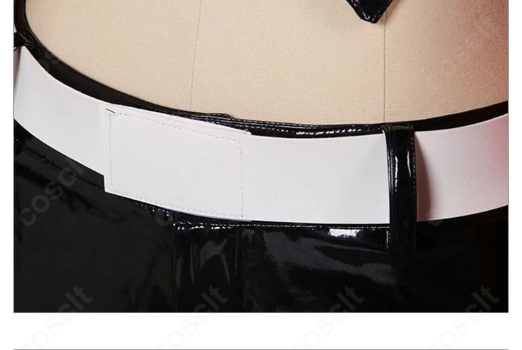 腰ベルトの装飾ディテール（バックルとループ）