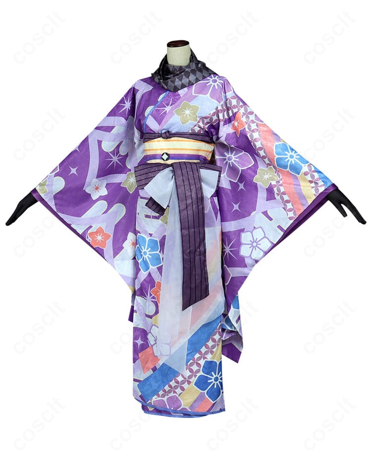 側面から見た暁美ほむら晴着。腰封の立体感と裾のラインが際立つディテール。