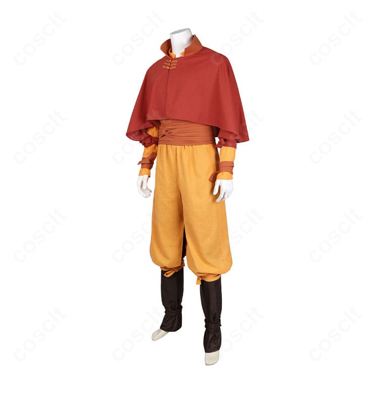 アン 実写ドラマ版コスプレ衣装のサイドビュー。肩周りの可動域と外套のドレープが分かる角度。