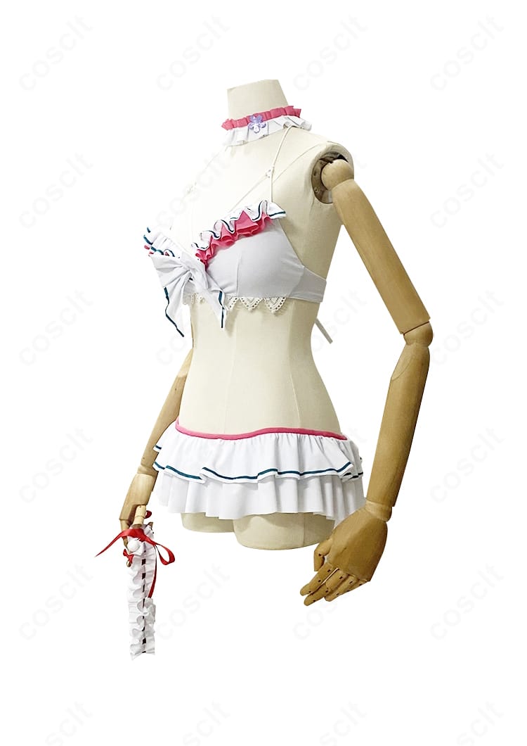 博衣こより 水着コスプレの側面ディテール。オーダーメイド対応で体に沿うフィット感と装飾のラインが美しく見える構成。