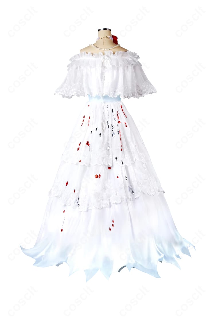 マリー衣装の背面全景。背中の開閉部とトレーンの流れまで再現