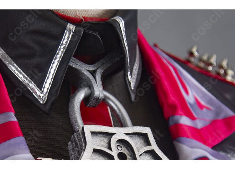 メイデン衣装の領口まわり装飾とつけ襟のアップ