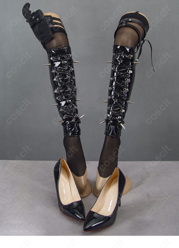 メイデン衣装のパンツと靴の正面ディテール