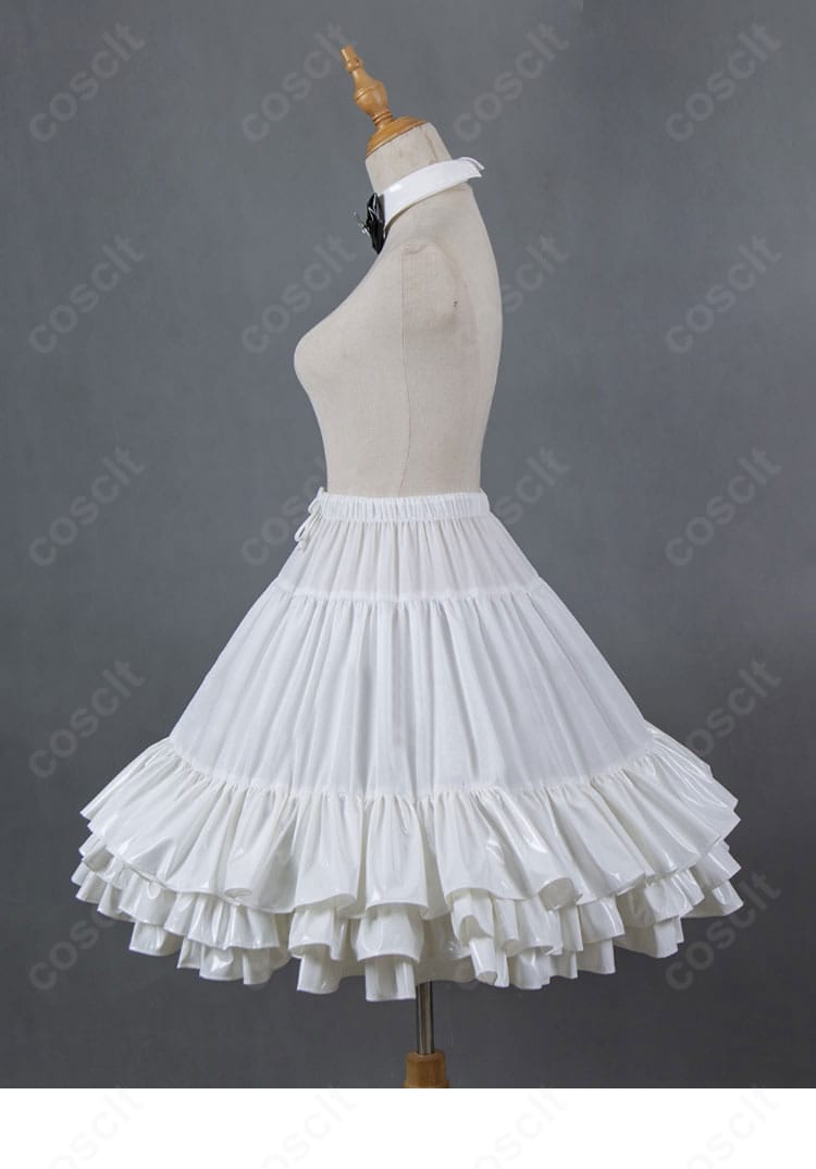 スカート左側の細部。縫い目と装飾の丁寧さを示すディテールカット。