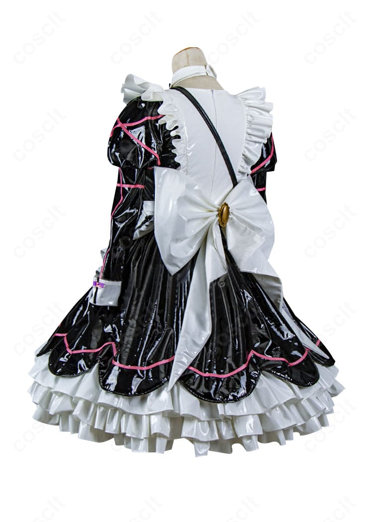 背面ディテールの近景。大きな蝶結びと背面のシルエットが分かる構図。