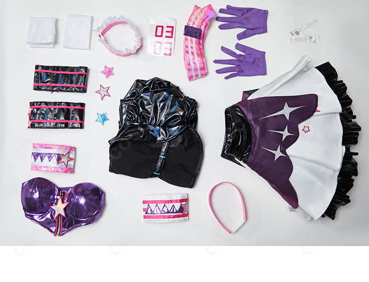 巡音ルカコラボ衣装のセット一式。トップス・スカート・装飾小物を一覧で確認。