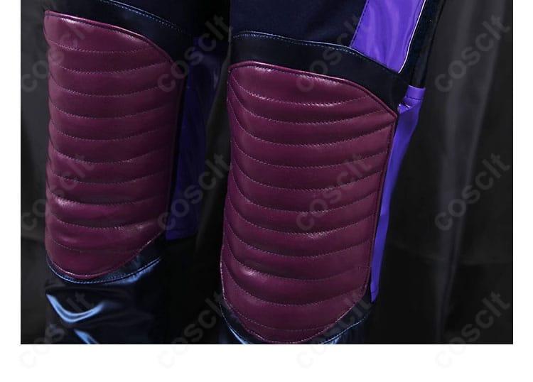 マル衣装 膝部装飾。立体的な造形でアクティブな印象を強調。