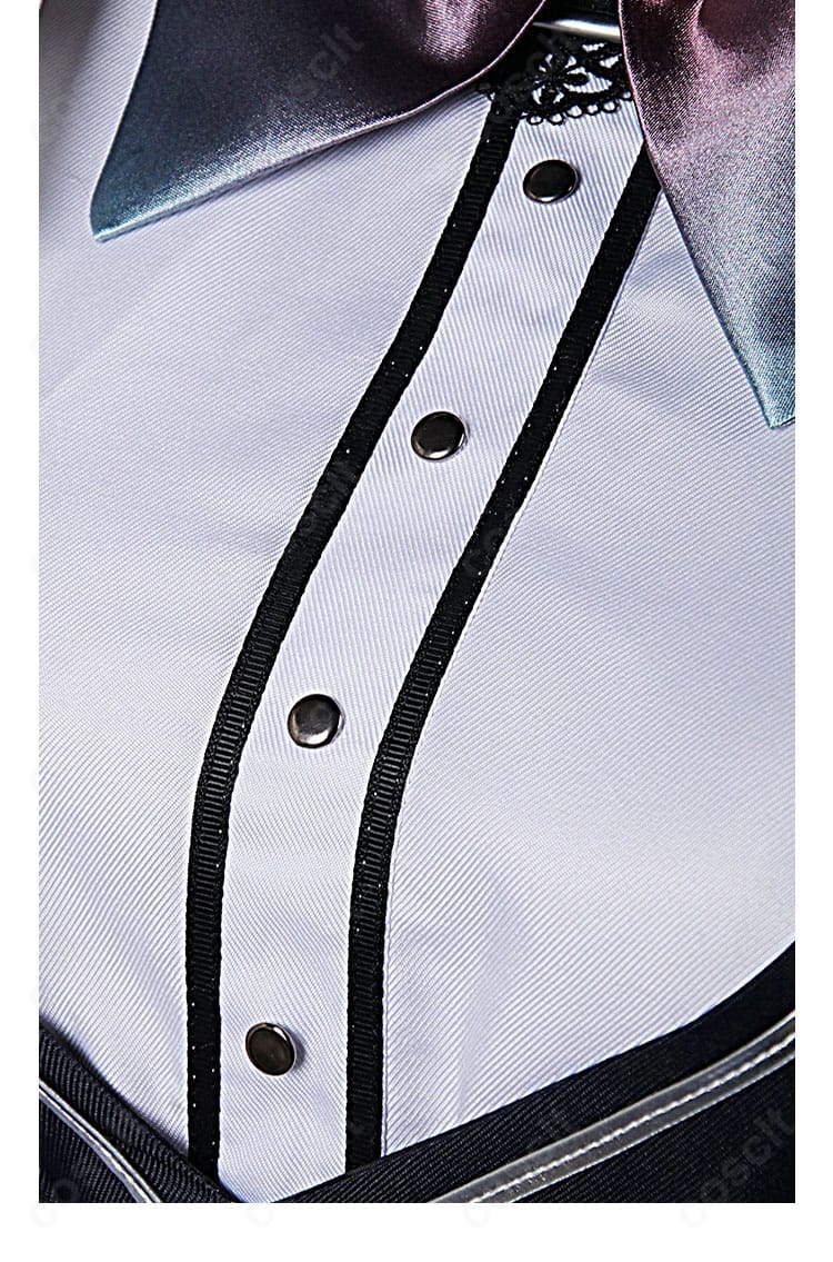 衣襟の装飾ディテール。ライン取りと縁取りの質感