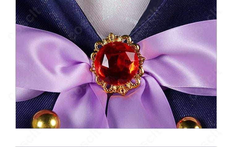 蝶型の宝石風アクセントのクローズアップ、光沢とカット表現