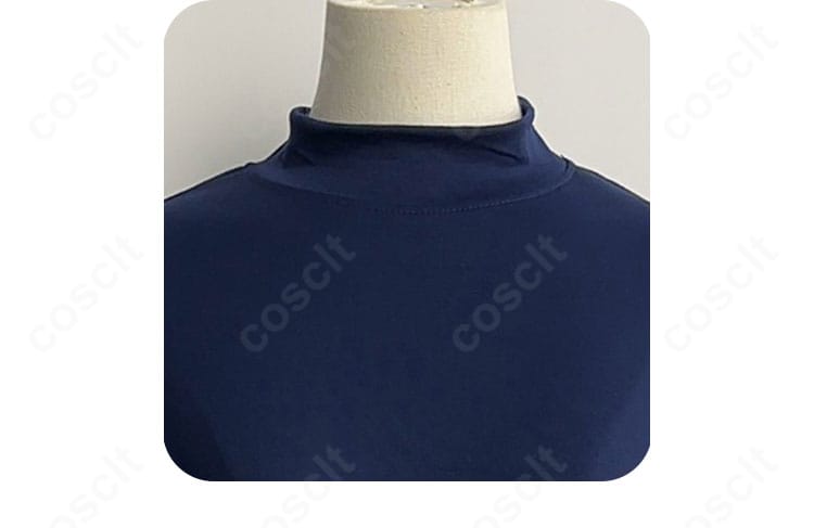 袖口ラインのディテール。配色テープの幅と縫製を確認