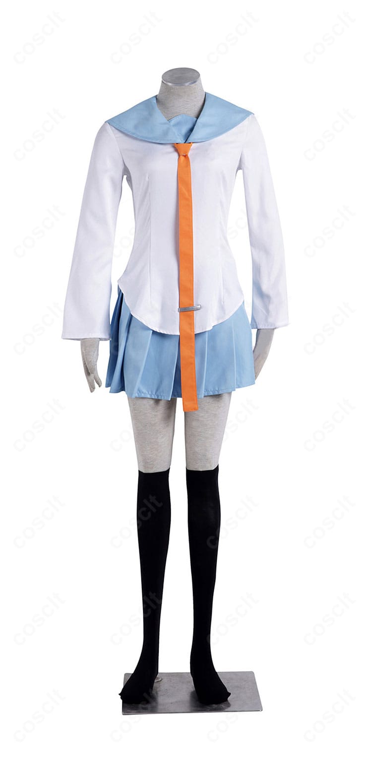 桐崎千棘コスプレ衣装の正面全体像。トップスとプリーツスカートのバランス、清潔感ある学園スタイルが分かる画像。