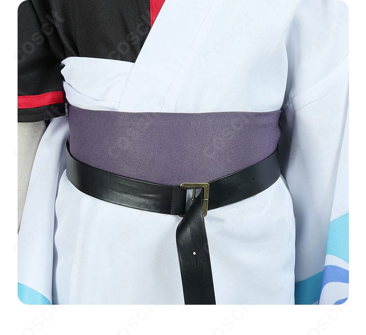 腰帯・コルセットベルトの装飾ディテール。バックルと留め仕様、質感が分かる拡大画像。