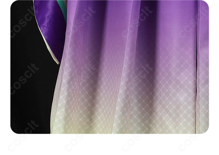 エプロン裾下部の縫製クローズアップ。細かなピッチと丁寧な始末が分かる。